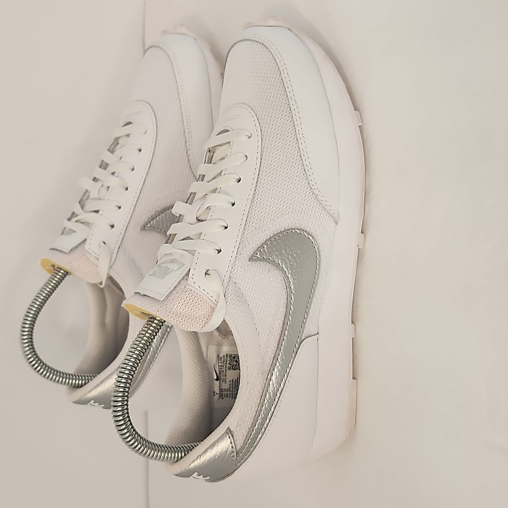 Nike "Daybreak" Women's White and Silver Retro Sneakers